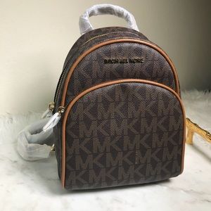 🆕✨Michael Kors Abbey Mini Backpack